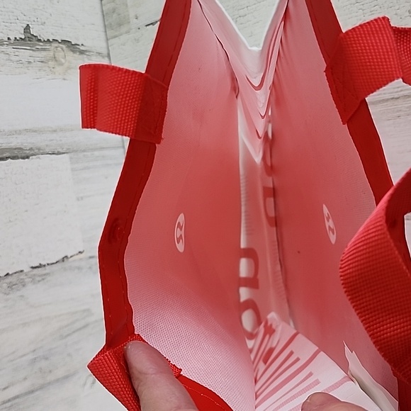 Lululemon red white snap close mini tote bag - Picture 2 of 4